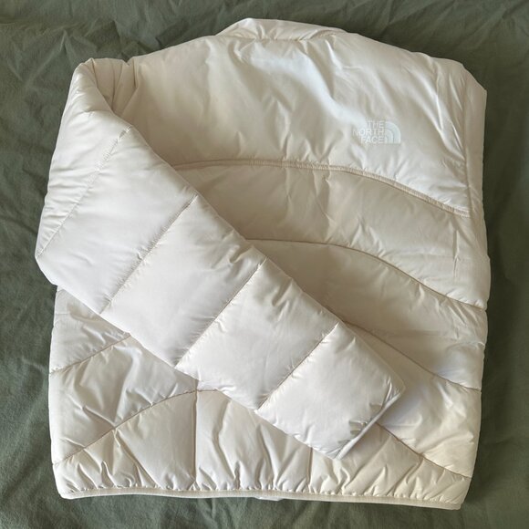 The North Face NSE 2000 puffer jacket in white - Picture 8 of 9